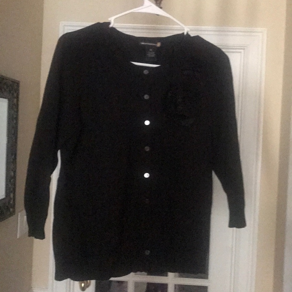 Cardigan sweater with flowers